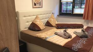 Minibar, kostenlose Babybetten, kostenpflichtige Zustellbetten