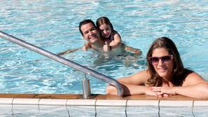 2 piscinas externas