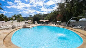 2 piscinas externas