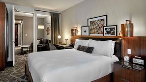 Frette Italian sheets, premium bedding, in-room safe, blackout curtains