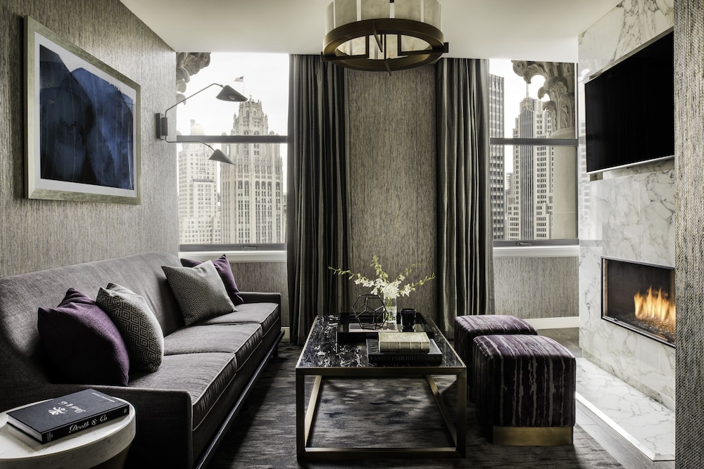 LondonHouse Chicago, Curio Collection by Hilton