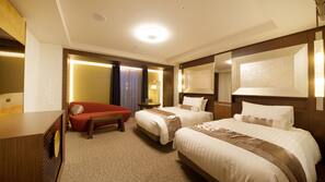 Premium bedding, down comforters, in-room safe, blackout drapes