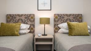 Premium bedding, in-room safe, desk, iron/ironing board