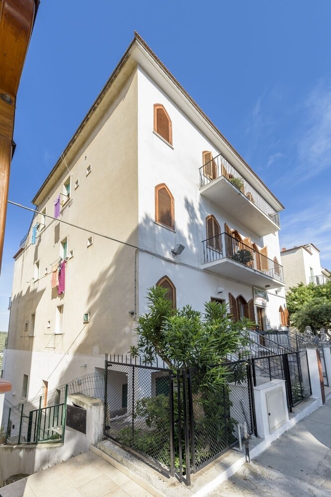 Rose Villa B&B