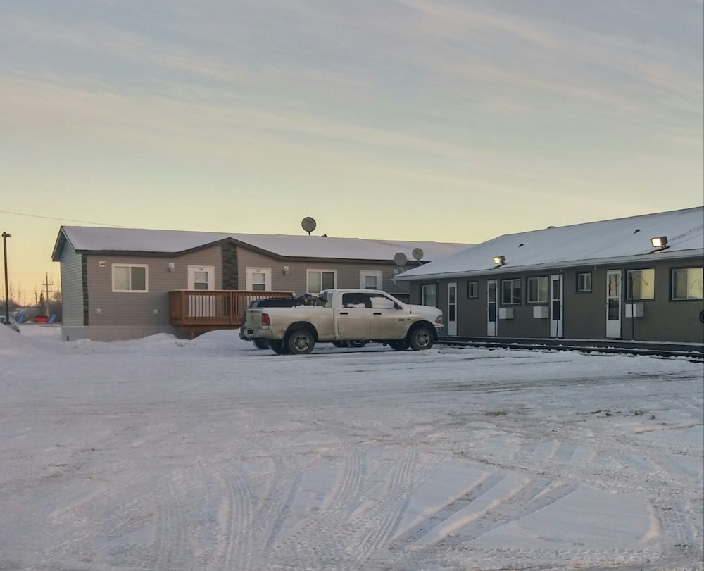 Interlake Motel: 2018 Pictures, Reviews, Prices & Deals | Expedia.ca