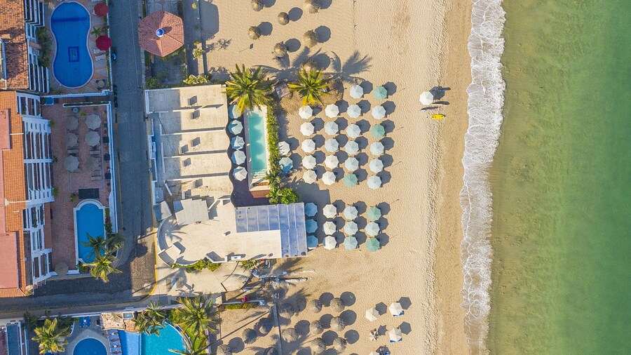 Suites at Sapphire Ocean Club