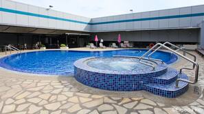 Outdoor pool, pool loungers