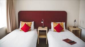 Desk, iron/ironing board, linens, wheelchair access