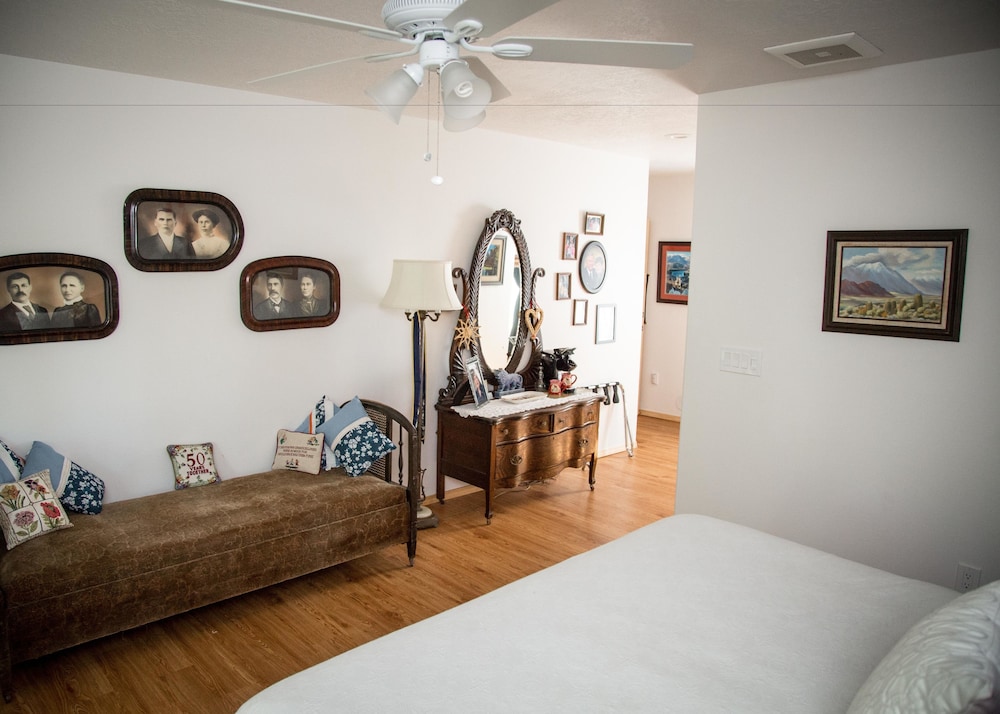 Red Horse Bed and Breakfast in Albuquerque Best Rates & Deals on Orbitz