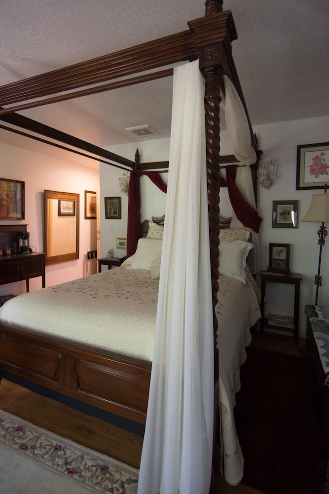 Red Horse Bed and Breakfast in Albuquerque Best Rates & Deals on Orbitz