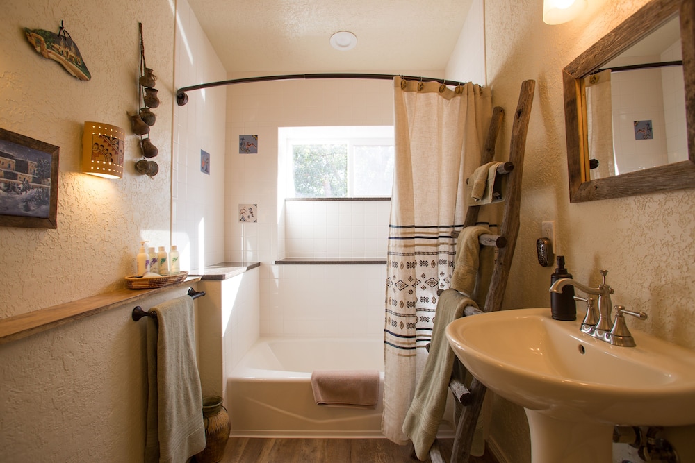 Red Horse Bed and Breakfast in Albuquerque Best Rates & Deals on Orbitz