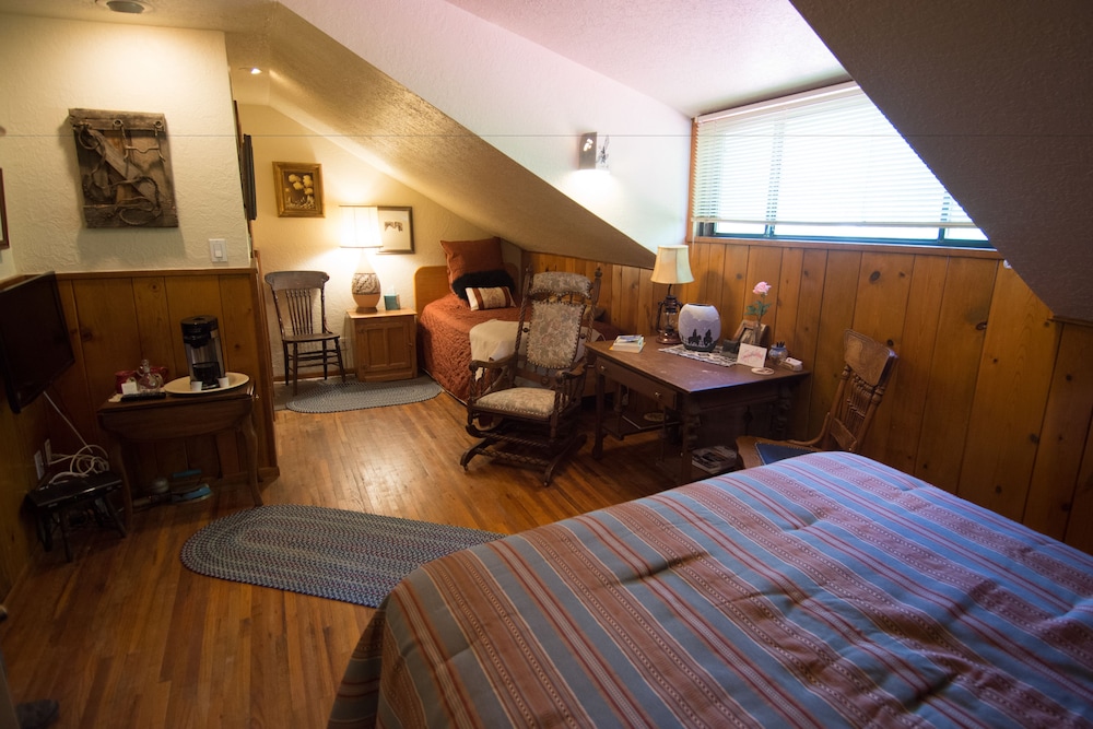 Red Horse Bed and Breakfast in Albuquerque Best Rates & Deals on Orbitz