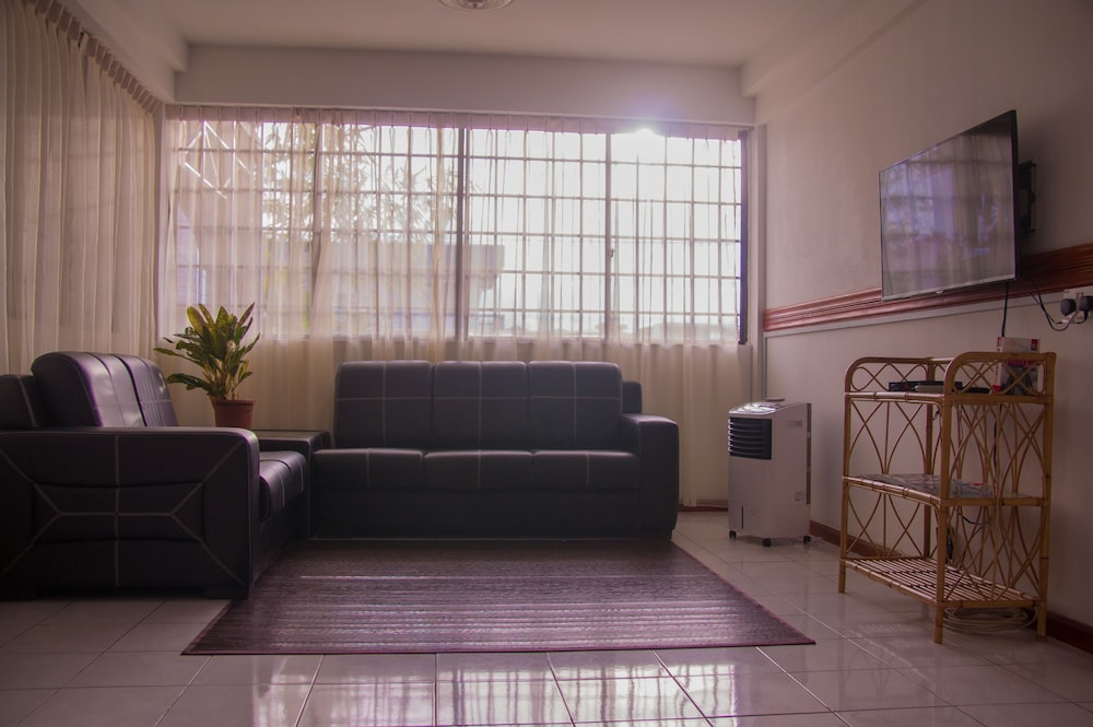Bike And Tours Bed And Breakfast Lahad Datu Room Prices