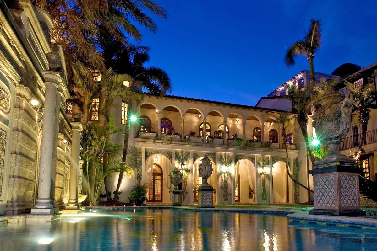 The Villa Casa Casuarina 21 𝗗𝗲𝗮𝗹𝘀 𝗣𝗿𝗼𝗺𝗼𝘁𝗶𝗼𝗻𝘀 Expedia Singapore