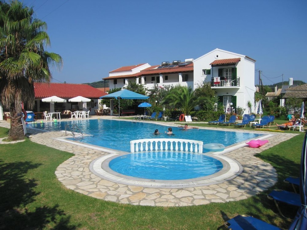 Apartments Takis And Efi Reviews Photos Rates Ebookers Apartments Takis And Efi