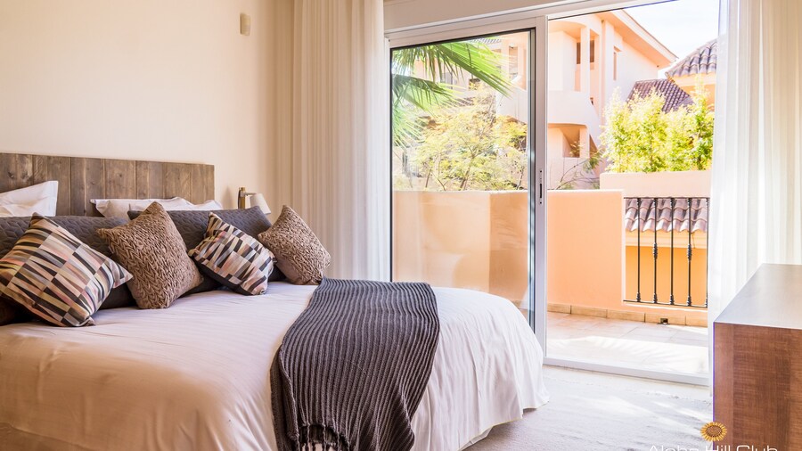 Aloha Hill Club Golf & Spa Apartments