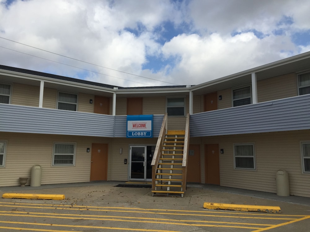 Budget Inn Adair in Adair, United States