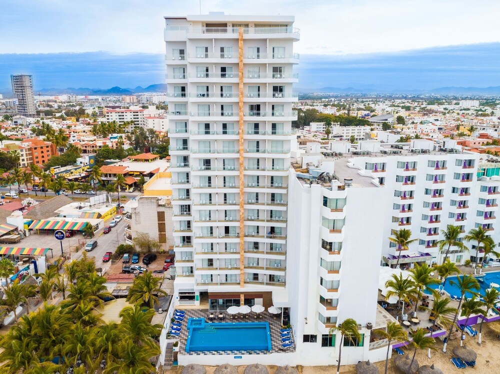 Pacific Palace Beach Tower Hotel, Mazatlan 83 Room Prices & Reviews