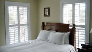 Premium bedding, in-room safe, individually decorated