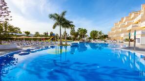 2 outdoor pools, pool umbrellas, pool loungers