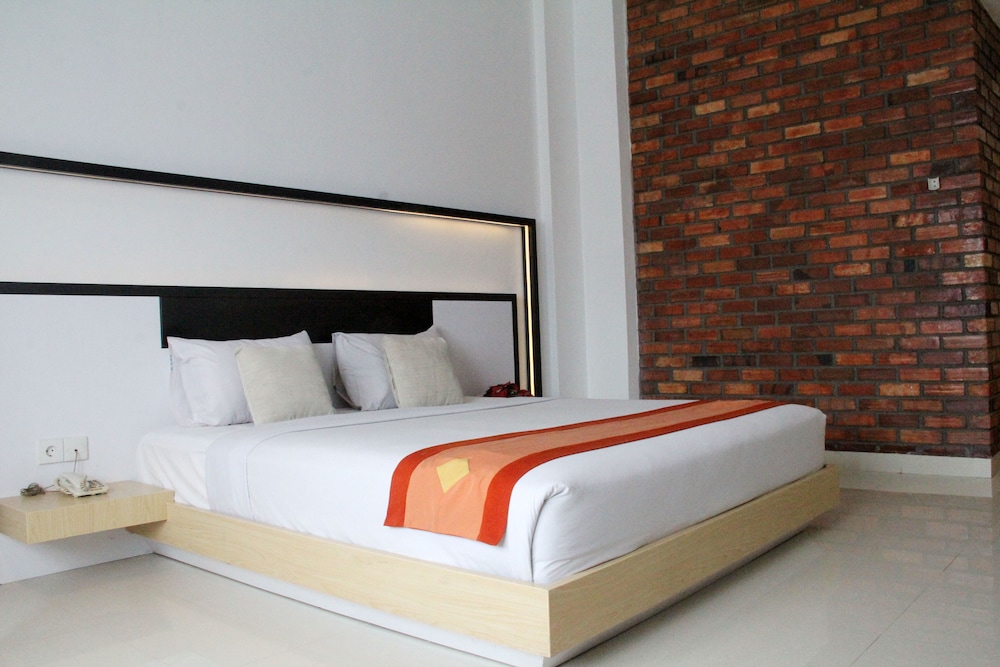 Hotel Buana Lestari: 2017 Room Prices, Deals & Reviews 