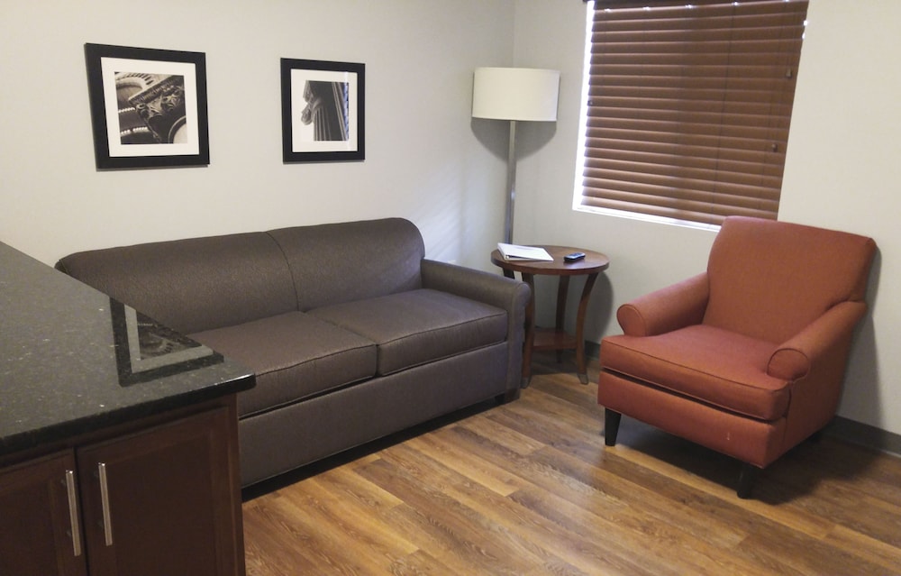 Living area, Affordable Suites of America Portage