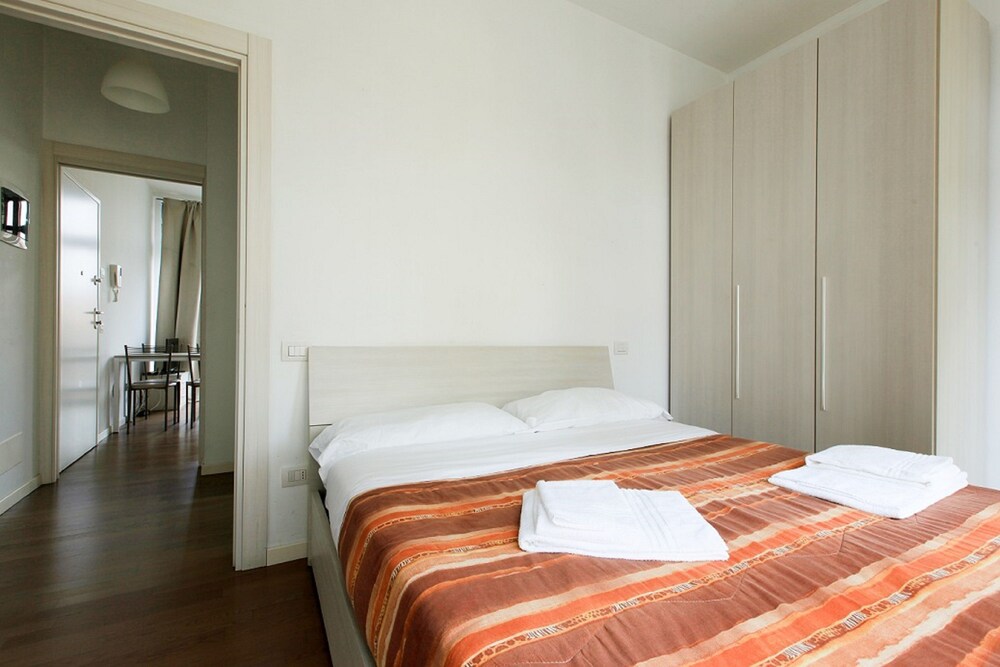 Red Line Apartments Milan 2018 Reviews Hotel Booking Expedia Co In