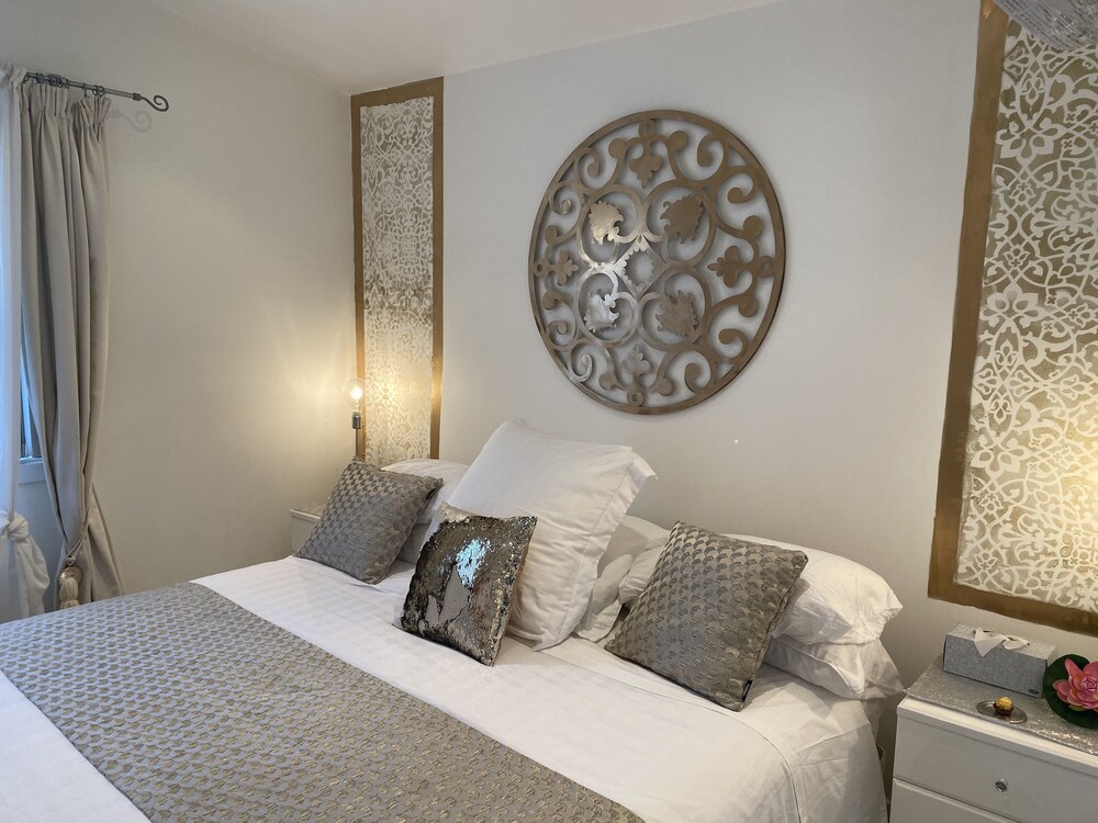 Sydney Executive Garden Apartments