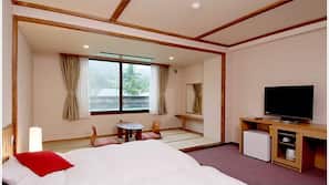 In-room safe, desk, free WiFi
