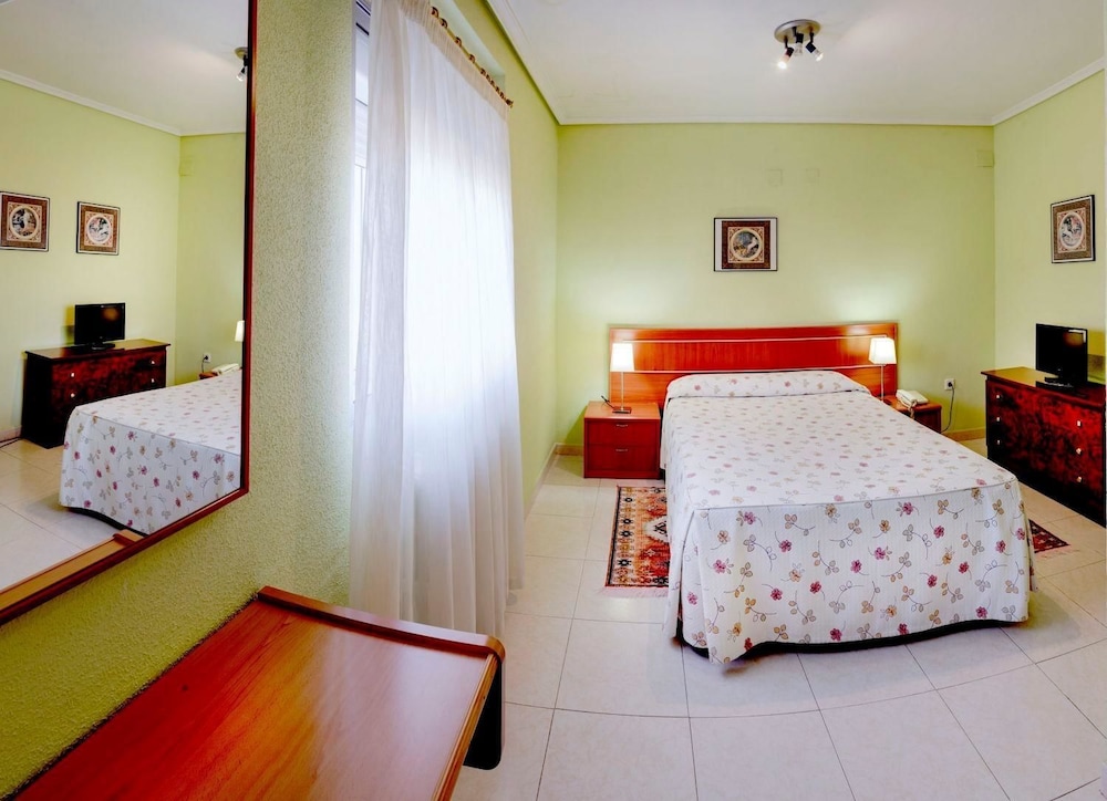Imagen de Hotel San Cristóbal (2 de 32)
