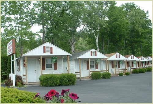 Seven Dwarfs Motel And Cabins In Lake George Hotel Rates Reviews On Orbitz