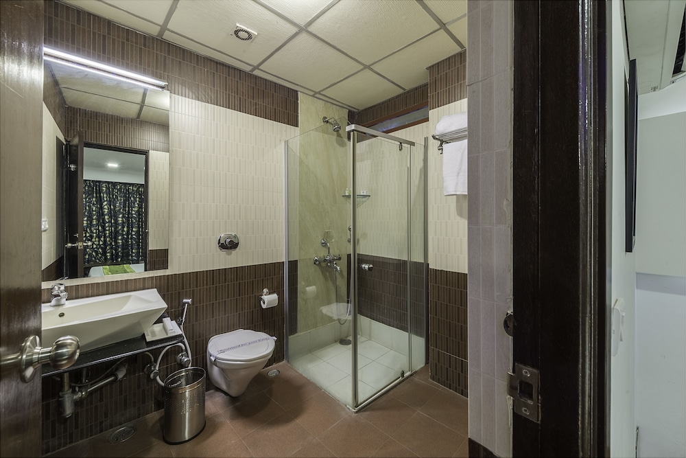 Foto - Treebo Trend Edge St Marks Road