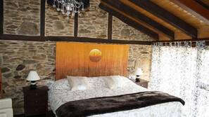 Premium bedding, in-room safe, blackout drapes, iron/ironing board