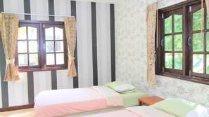 Blackout drapes, rollaway beds, free WiFi