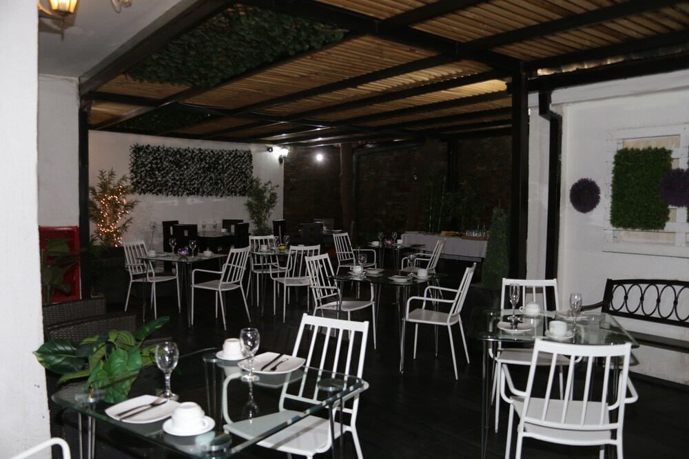 Tremo Hotel Boutique Bellas Artes in Santiago Best Rates & Deals on