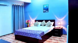 In-room safe, iron/ironing board, free cots/infant beds, rollaway beds