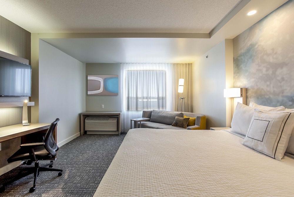 Courtyard by Marriott Montreal West Island/Baie D'Urfe in Montreal