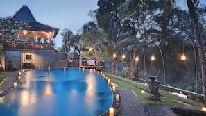 Outdoor pool, open 7:30 AM to 7:00 PM, pool umbrellas, pool loungers