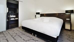 Premium bedding, in-room safe, individually furnished, desk