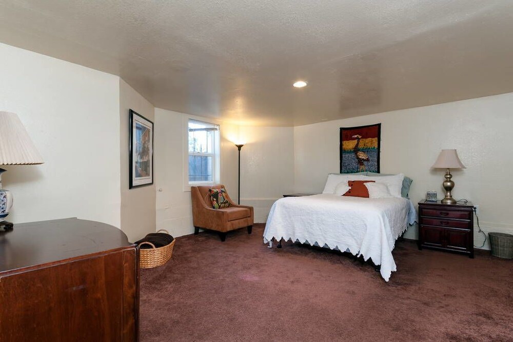 Bright Spacious One Bedroom Apartment In Oakland Hotel