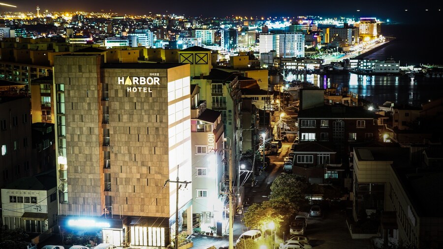 Harbor Hotel