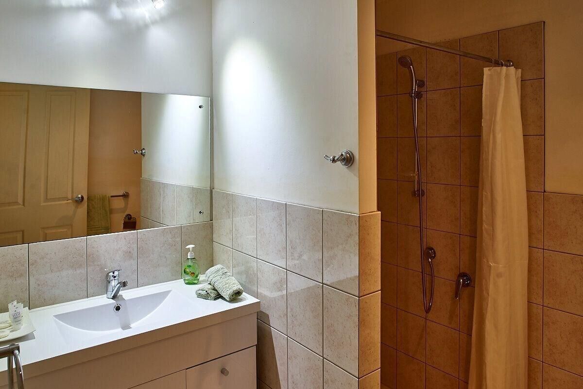 Underground Bed And Breakfast