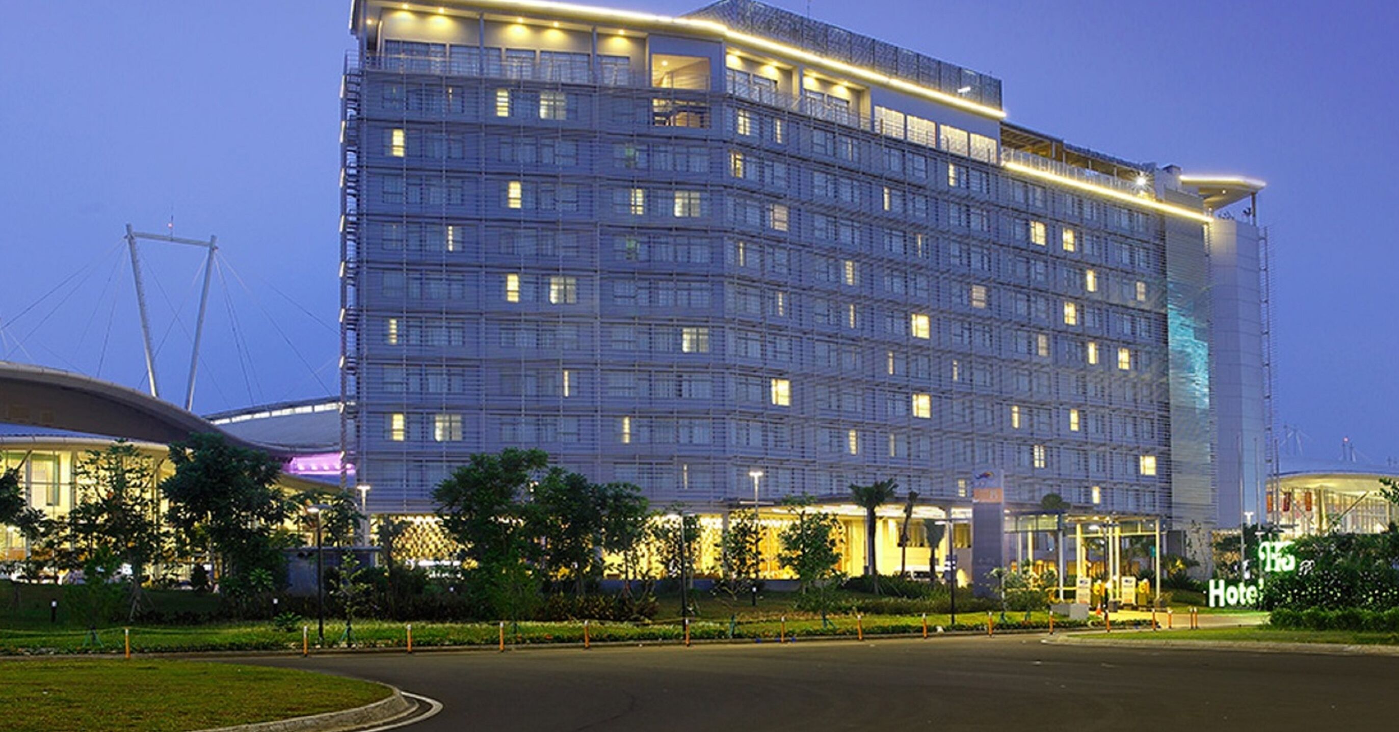 Hotel Santika Premiere ICE - BSD City in Pagedangan  Expedia