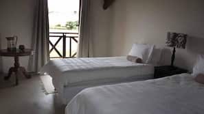Premium bedding, desk, free WiFi