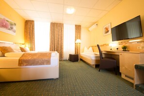 Comfort Double Room (A/C) | Minibar, in-room safe, desk, cribs/infant beds