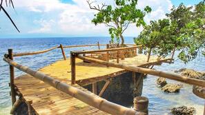 Private beach, sun-loungers, beach umbrellas, beach towels