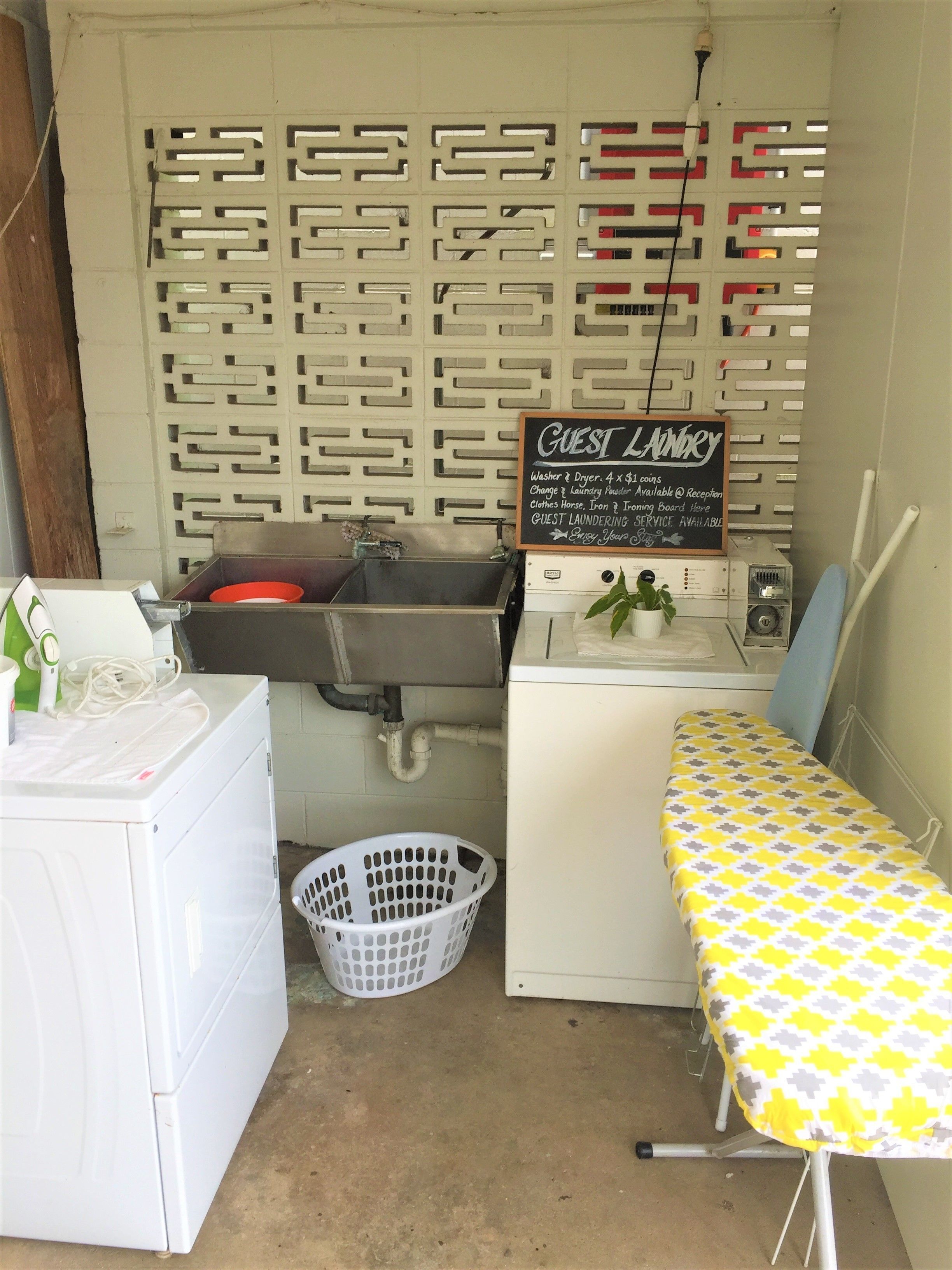 Cardwell at the Beach (Lyndock Motel)