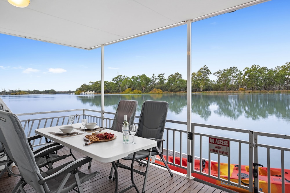 Boats And Bedzzz Houseboat Stays & Renmark River Villas