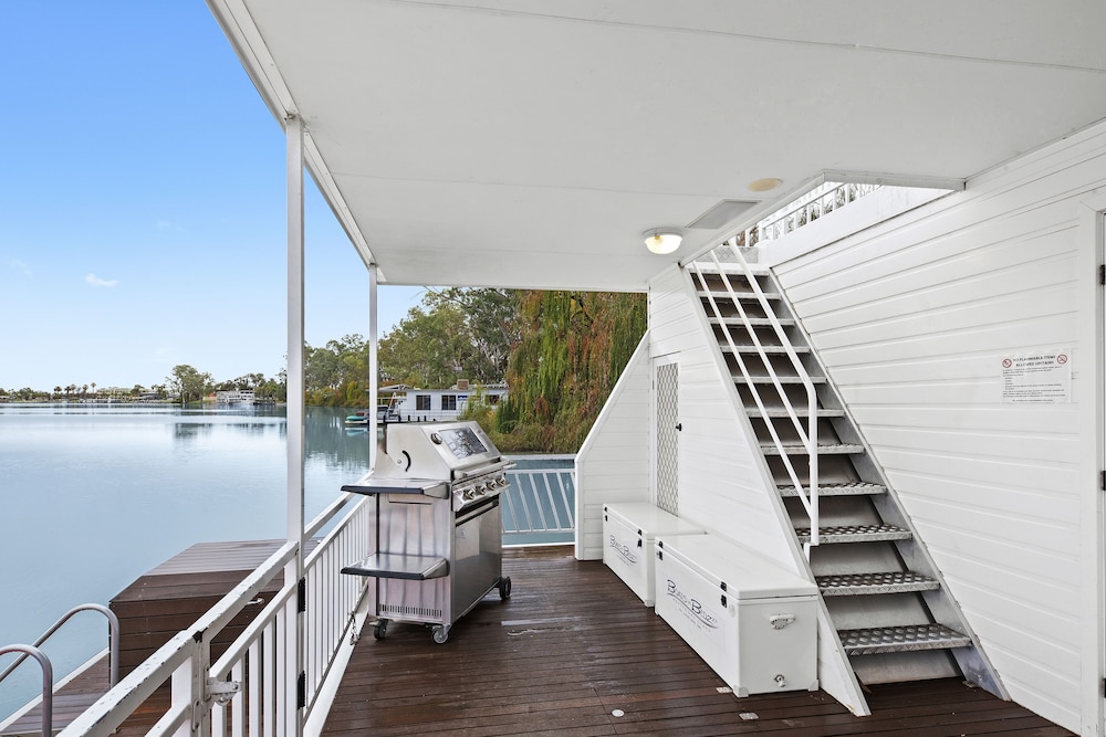 Boats And Bedzzz Houseboat Stays & Renmark River Villas