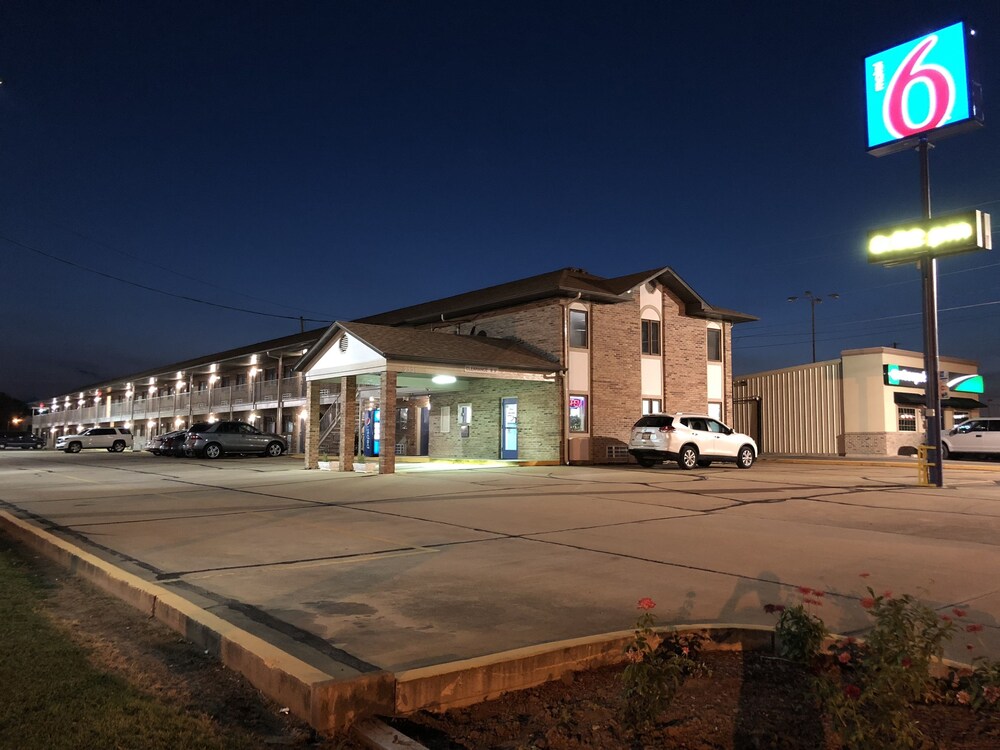 Motel 6 Dyersburg, TN in Dyersburg Best Rates & Deals on Orbitz